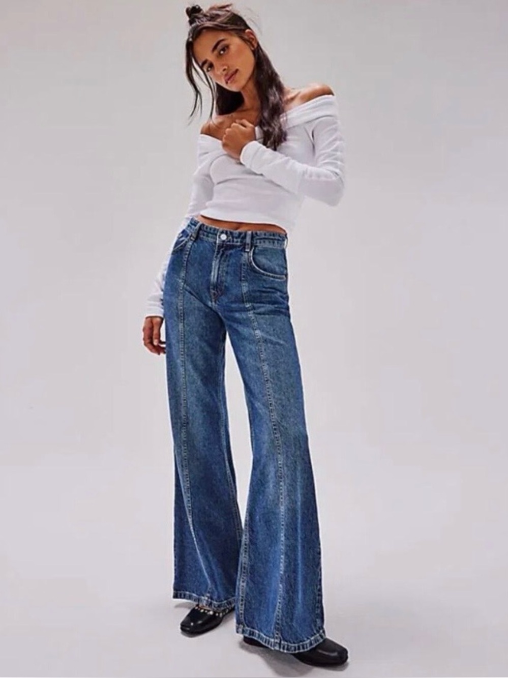 We The Free Wallflower Mid-Rise Flare Jeans Size 24